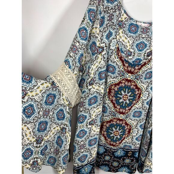 Free 2 Luv Womens Geometric Bell Sleeve Scoop Neckline Blouse Multicolor Size 3X - Picture 3 of 7